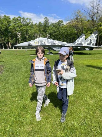 Учні Євроленду відвідали екскурсію до Музею військової техніки під відкритим небом